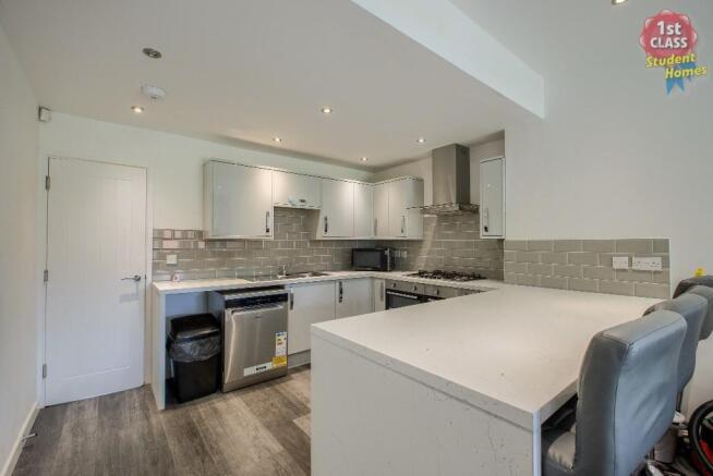 Kitchen/ Living Room