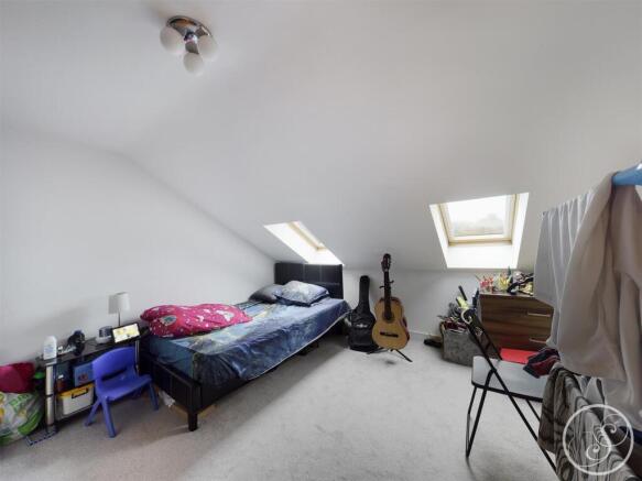 2 bed Duplex to rent Image 10