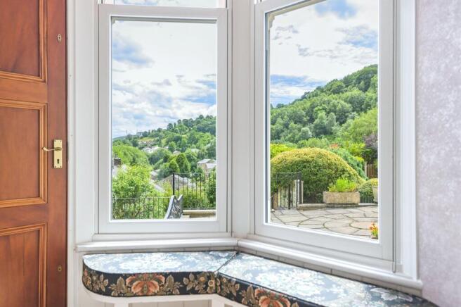 3 bed Semi-Detached for sale Image 6
