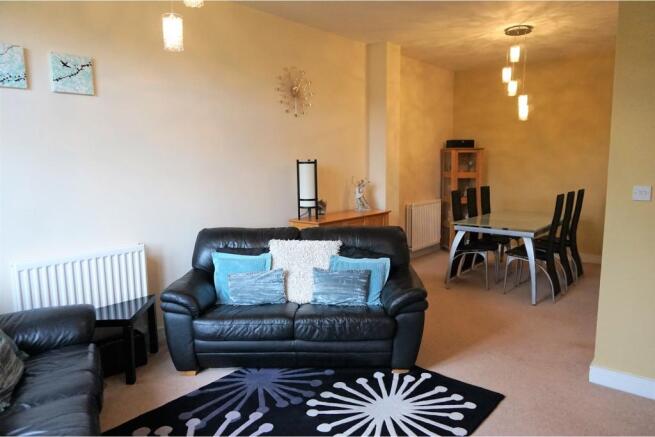 Lounge/Dining Room