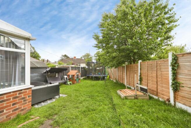 3 bed Semi-Detached for sale Image 8