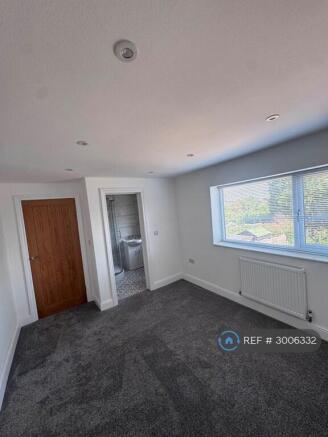 4 bed Terraced to rent Image 12