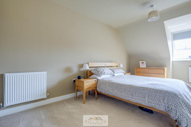4 bed Semi-Detached for sale Image 11