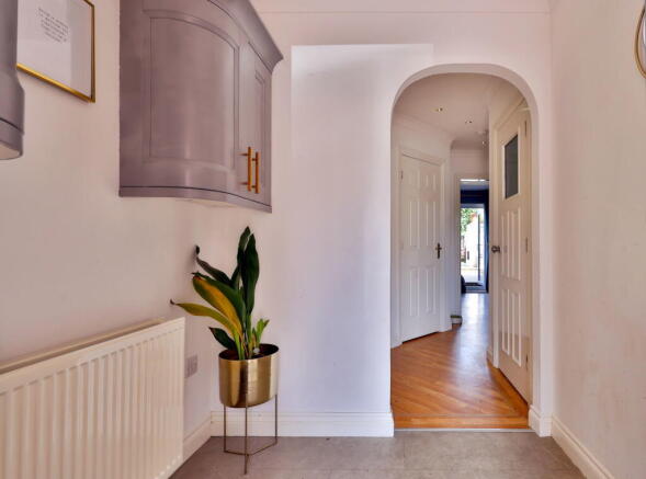 4 bed Town House for sale Image 6