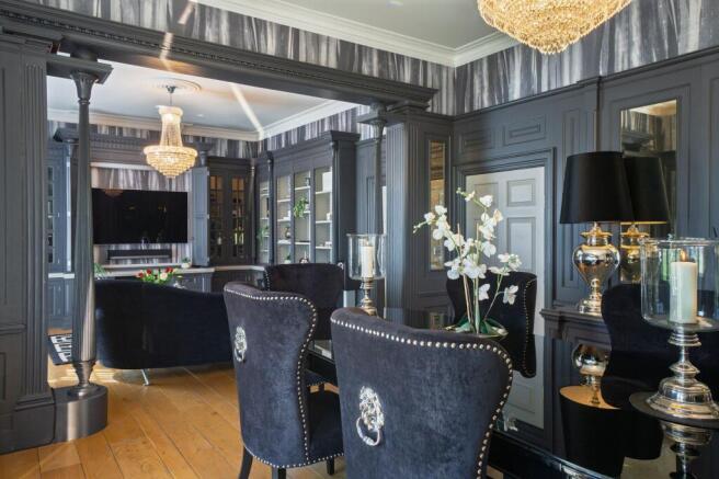 7 bed Detached for sale Image 9