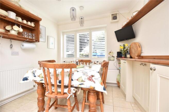 4 bed Semi-Detached for sale Image 4