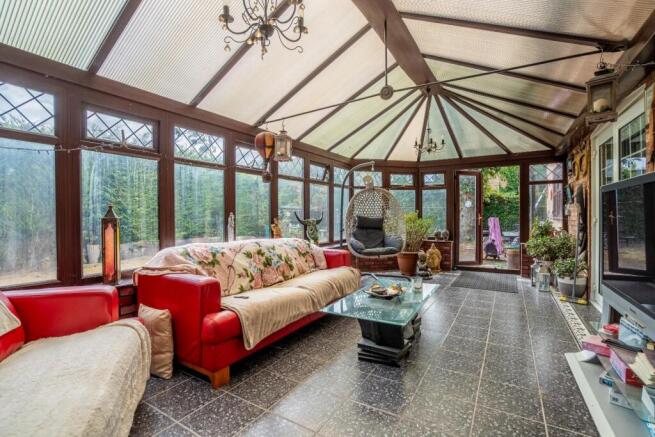4 bed Detached for sale Image 6