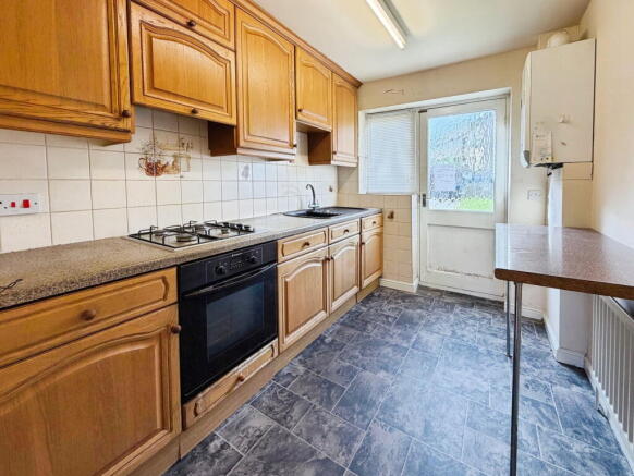 3 bed Town House for sale Image 5