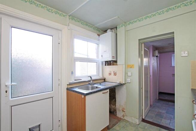 15WR - Kitchen 2.jpg