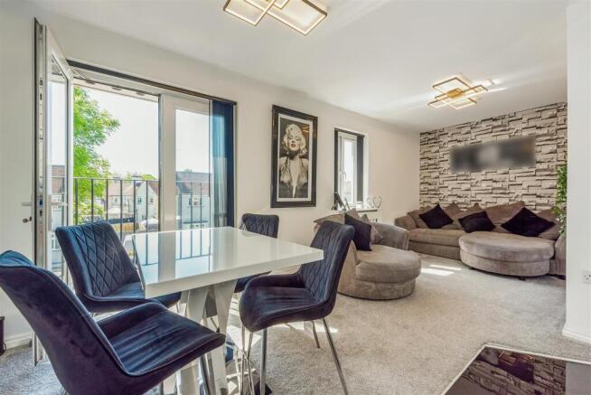 Diner & Living Room.jpg
