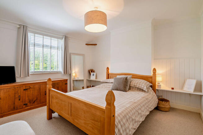 3 bed Semi-Detached for sale Image 6