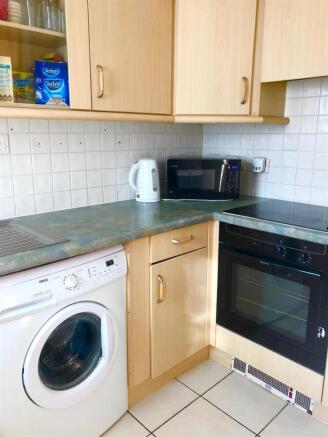 Kitchen 1.jpg