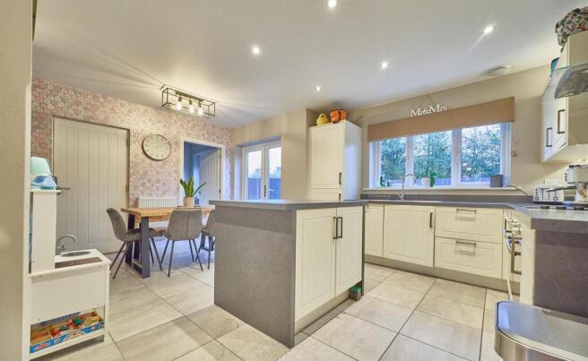 Holywell Fields HK 10.jpg