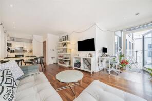 116, 2 Bellville House, John Donne Way, London SE10 9FW