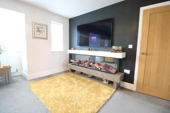 92 Windsor Road, Crowle, North Lincolnshire, DN17 4EF photo 4