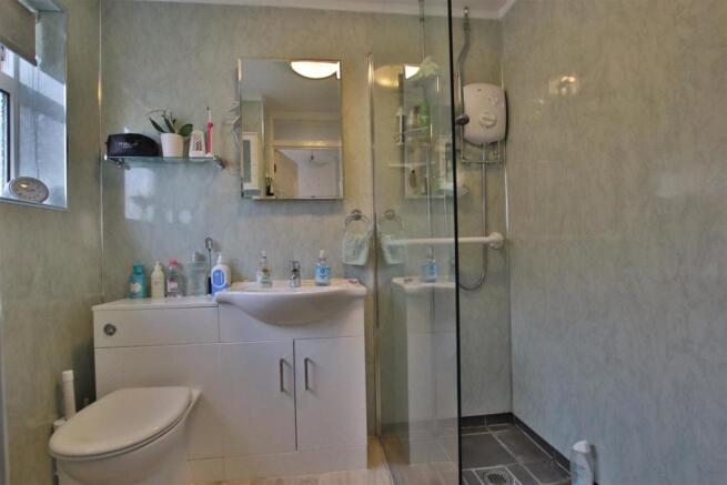 BLENHEIM DRIVE, BREDON, SHOWER ROOM