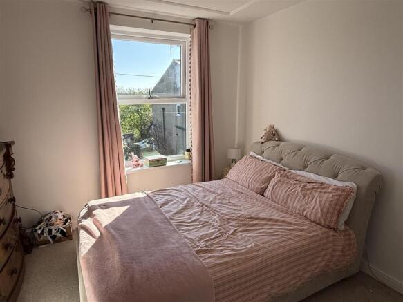 2 bed Terraced for sale Image 9