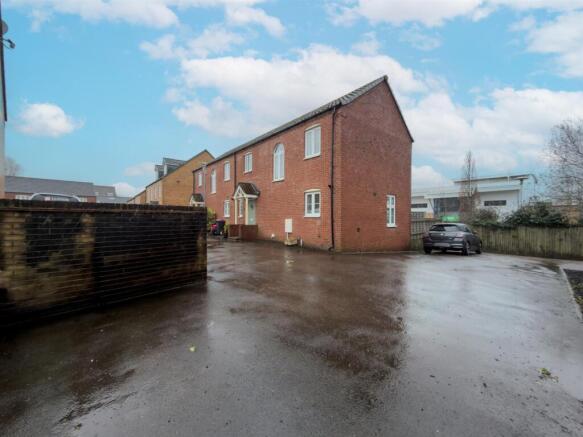 65 Blaen Bran Close-3.jpg