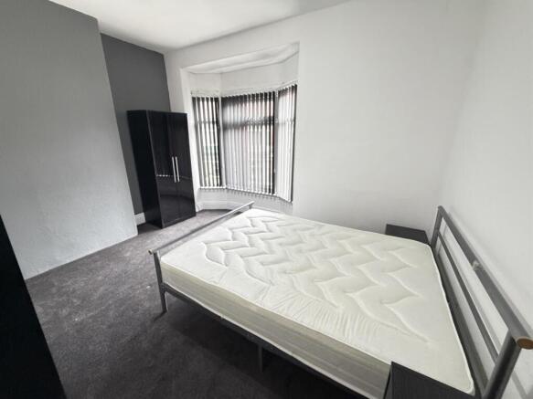 3 bed Terraced to rent Image 5