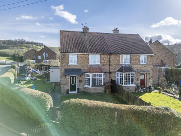 3 bed Semi-Detached for sale Image 11