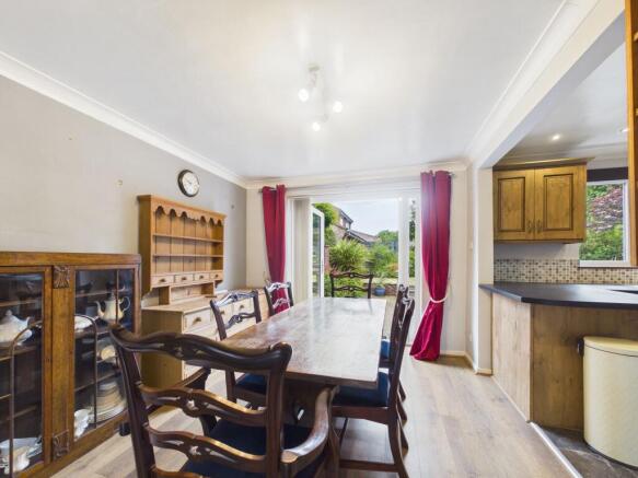 3 bed Semi-Detached for sale Image 6