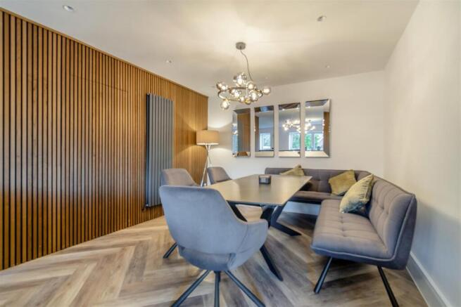 8628166-interior12.jpg