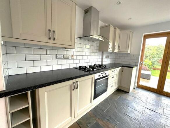 kitchen2.jpg