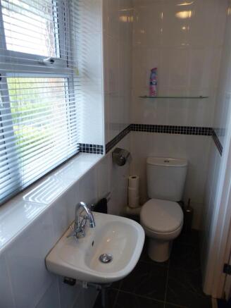 EN-SUITE VIEW 2