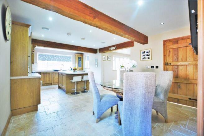 Kitchen/Diner/...