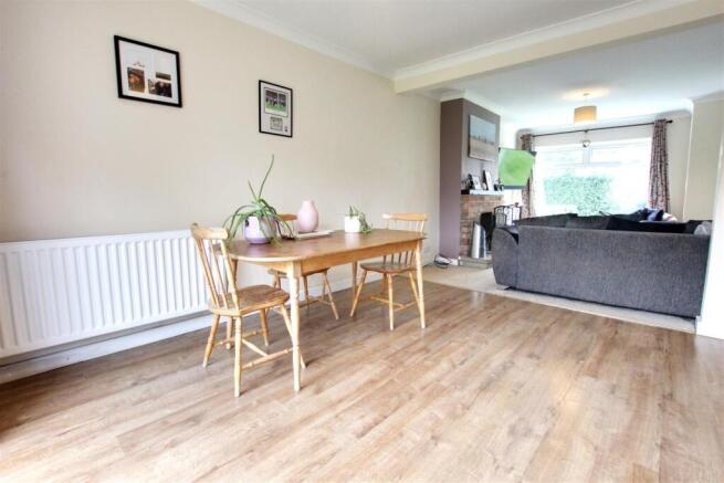 2 bed Semi-Detached Bungalow for sale Image 9