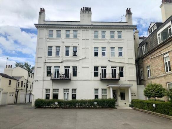 3 bed Apartment to rent Image 4