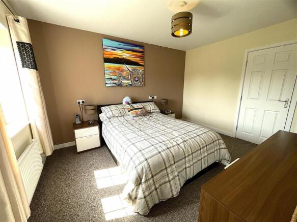 4 bed Terraced for sale Image 12