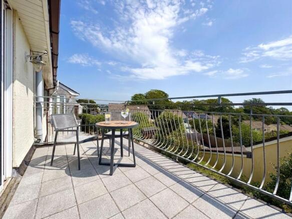 Spacious extended family home with views of Falmouth Bay photo 4