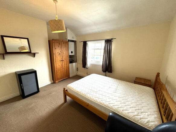 Flat 6, 2 Stanley Terrace