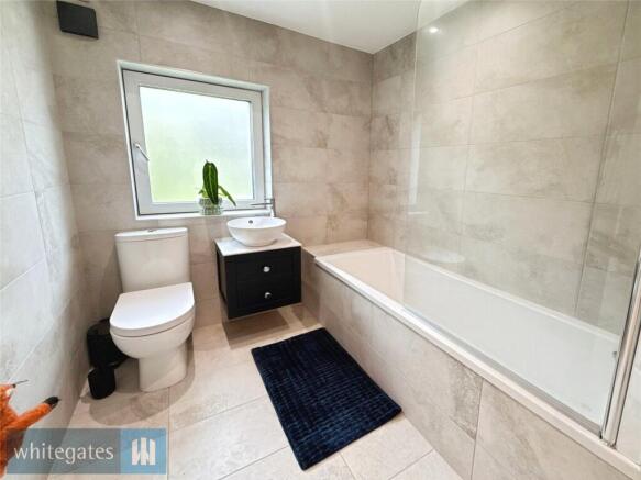 4 bed Detached for sale Image 10