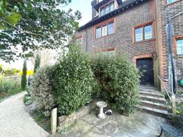 Flat 3, 2, Abbot Road, Guildford GU1 3TA