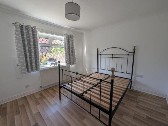 1 bed Semi-Detached Bungalow for sale Image 6
