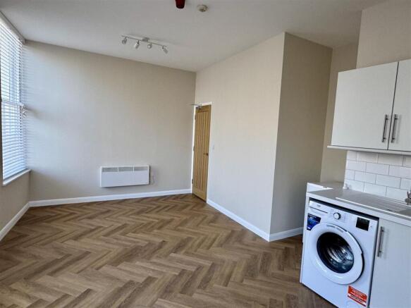 1 bed Flat to rent Image 4