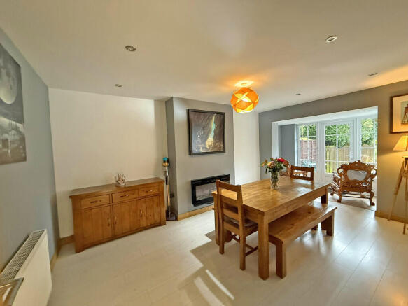 4 bed Semi-Detached for sale Image 5
