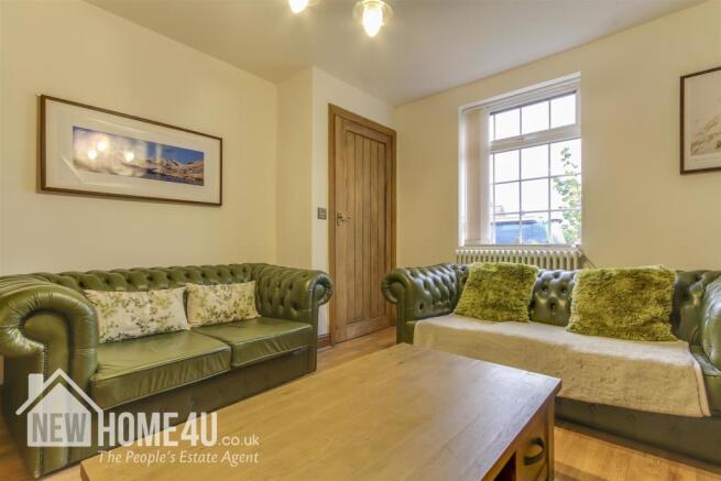 SITTING ROOM: