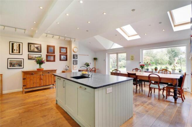 Kitchen/Breakfast Rm
