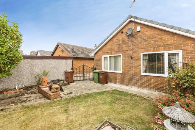 2 bed Detached Bungalow for sale Image 9