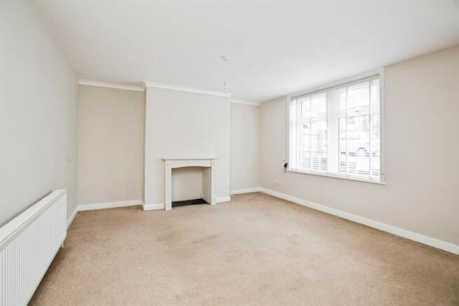 3 bed Terraced for sale Image 5