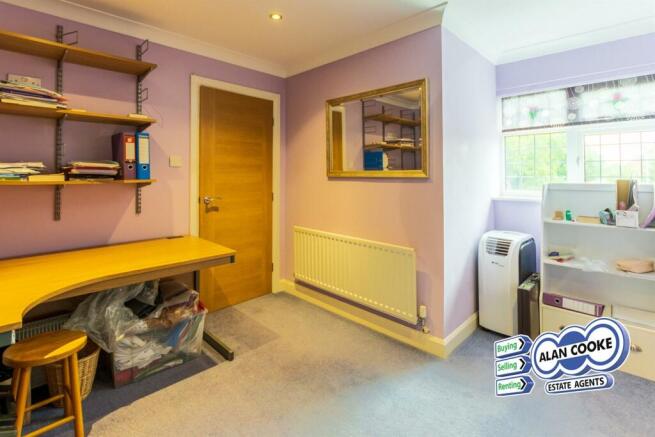BEDROOM 4