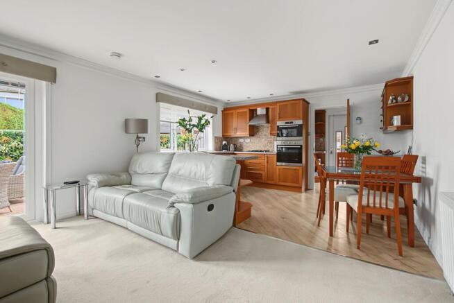 Lounge/Kitchen