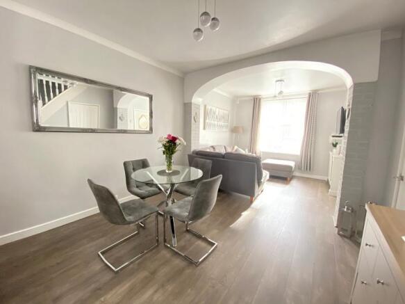Lounge/Dining Room