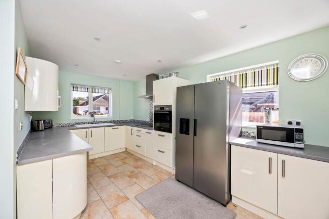 Mulberry Close 6 KITCHEN.jpeg