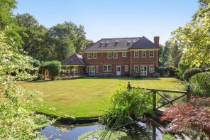 Hallstone Place, Portsmouth Road, Cobham KT11 1BN