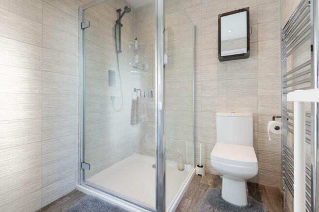 MASTER ENSUITE