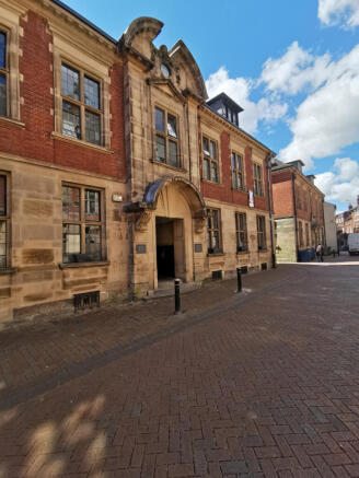 Stylish One-Bedroom Flat in Historic Town Centre